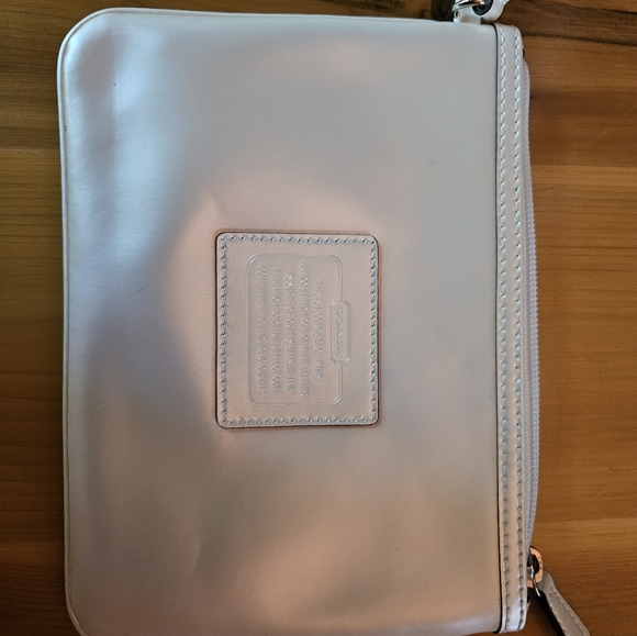 Coach Carry-All bag with small pouch. Excellent condition,  very little use. - Picture 4 of 4